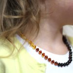 Gintariniai vaikiški karoliukai