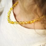 tamsios vyšninės spalvos