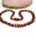 Vaikiški gintaro karoliai