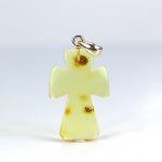 Gintarinis pakabukas kryželis vidutinio dydžio