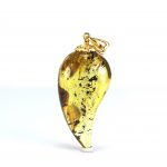 Prabangus gintarinis pakabukas ilties formos