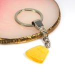 Raktų pakabukas su gintaro gabaliuku
