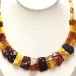 Prabangi natūralaus Baltijos gintaro koljė