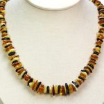 Natūralūs Baltijos gintariniai karoliai, spalvoti