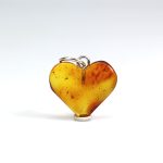 Gintarinis pakabukas širdelė