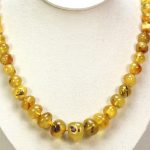 Gintariniai karoliai