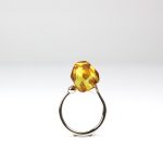 Žiedas su gintaru