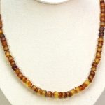 Gintariniai vyriški karoliai