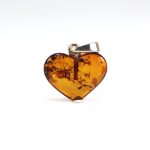 Gintarinis pakabukas širdelė
