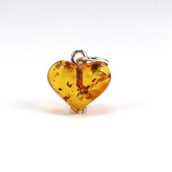 Gintarinis pakabukas širdelė