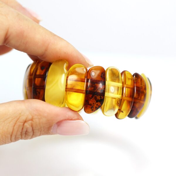 Gintarinė apyrankė