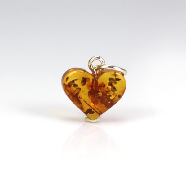 Gintarinis pakabukas širdelė