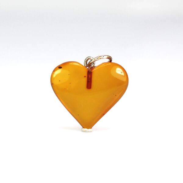 Gintarinis pakabukas širdelė