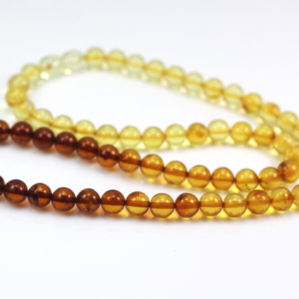 Gintariniai karoliai