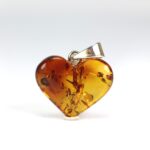 Gintarinis pakabukas širdelė