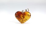Gintarinis pakabukas širdelė