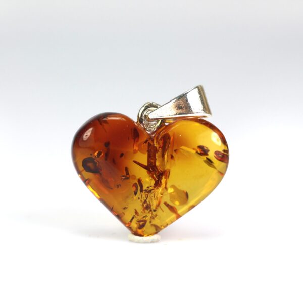 Gintarinis pakabukas širdelė