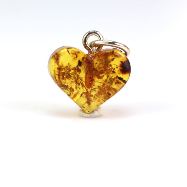 Gintarinis pakabukas širdelė