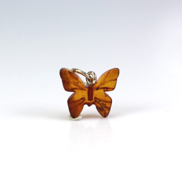 Gintarinis pakabukas drugelis