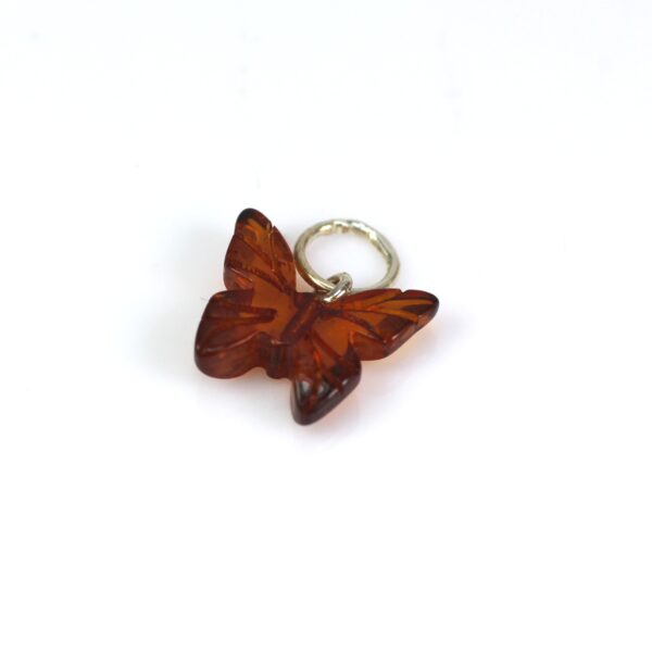 Gintarinis pakabukas drugelis