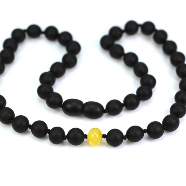 Juodo gintaro karoliai vaikams