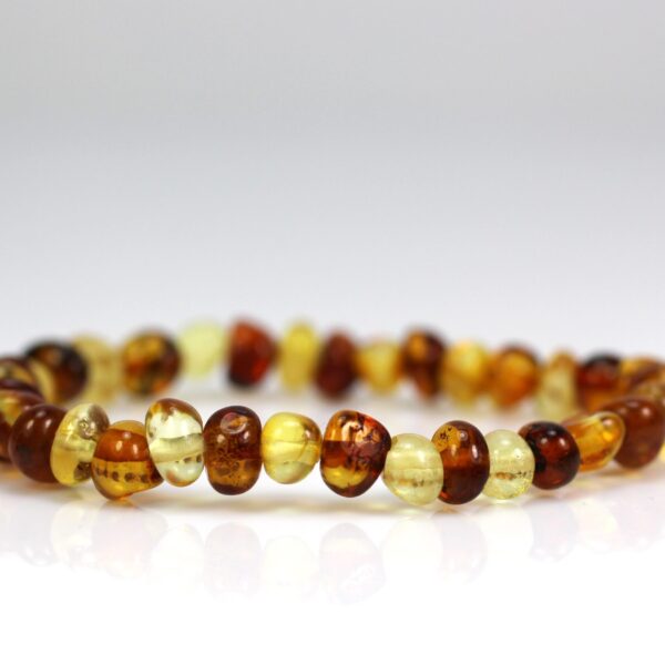 Gintarinė vaikiška apyrankė