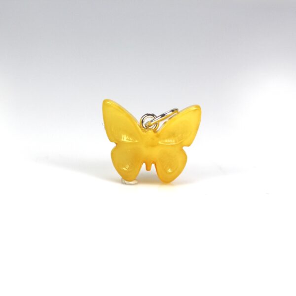 Gintarinis pakabukas drugelis