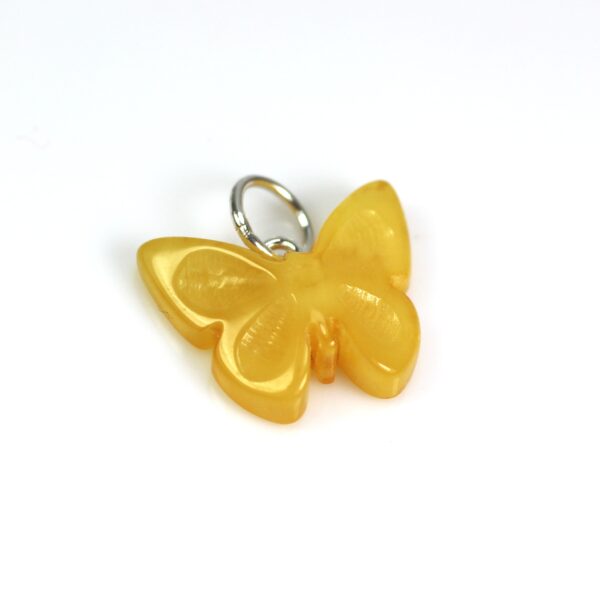 Gintarinis pakabukas drugelis