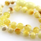 vaikiški gintaro karoliai