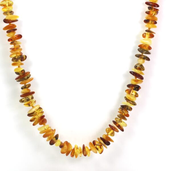 Mažai apdirbto Baltijos gintaro karoliai