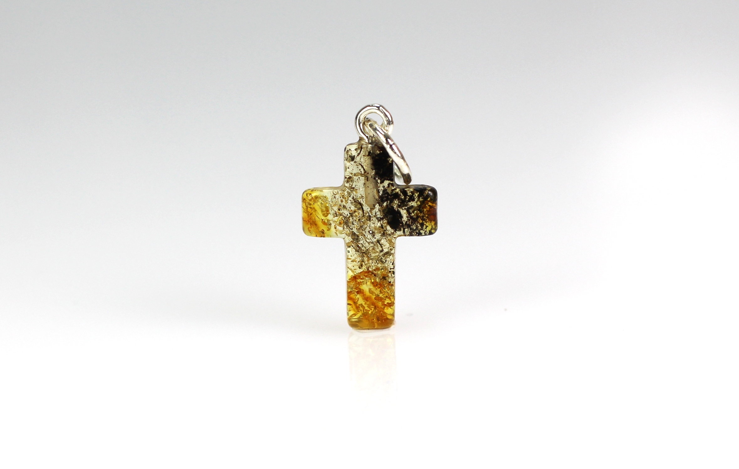 IMG_1856 Gintarinis pakabukas kryželis