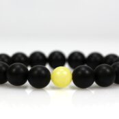 Juodo gintaro apyrankė